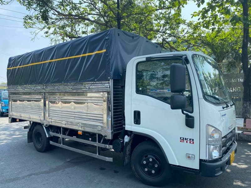 Thông tin chi tiết về xe tải Isuzu QKR 210 mới nhất năm 2024
